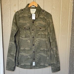 Abercrombie & Fitch men’s slim fit Olive Camo Shirt Jacket size L